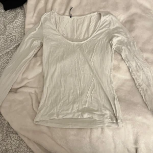 Långärmad tshirt  - Ej använd