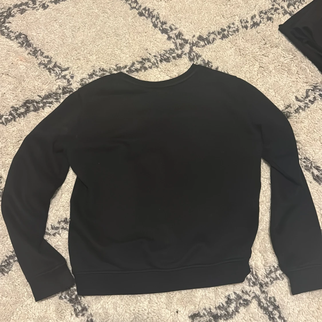 Svart tröja från Hugo Boss - 90