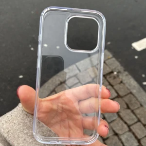 IPHONE 16 PRO SKAL - Helt oanvänd, fick fel storlek i butiken. 