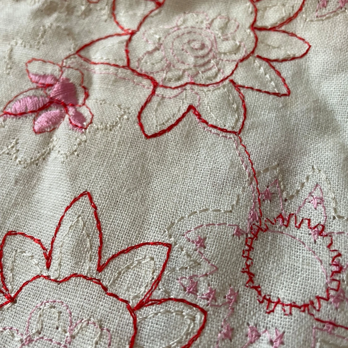 Vit tubtopp med blommigt mönster - 90