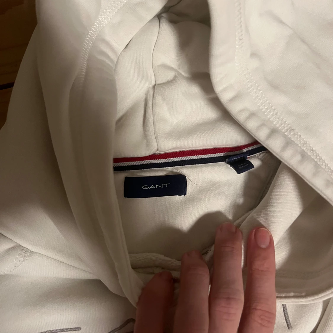 Vit hoddie från GANT - 91