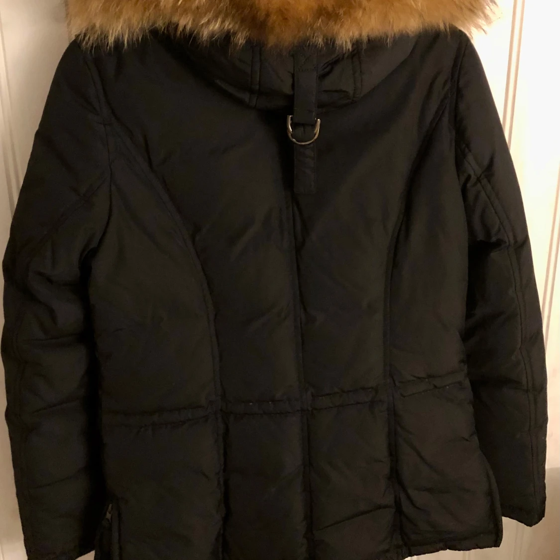 Svart dunjacka från Hollies - 91