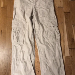 zara herr jeans  - köpte dem för 1 år sen men har aldrig haft på mig dem.