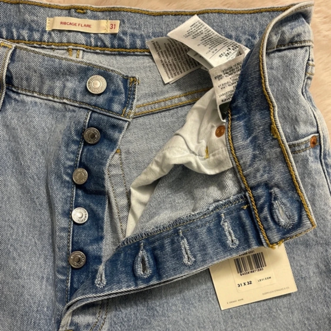 Levis Ribcage Flare Jeans - 93