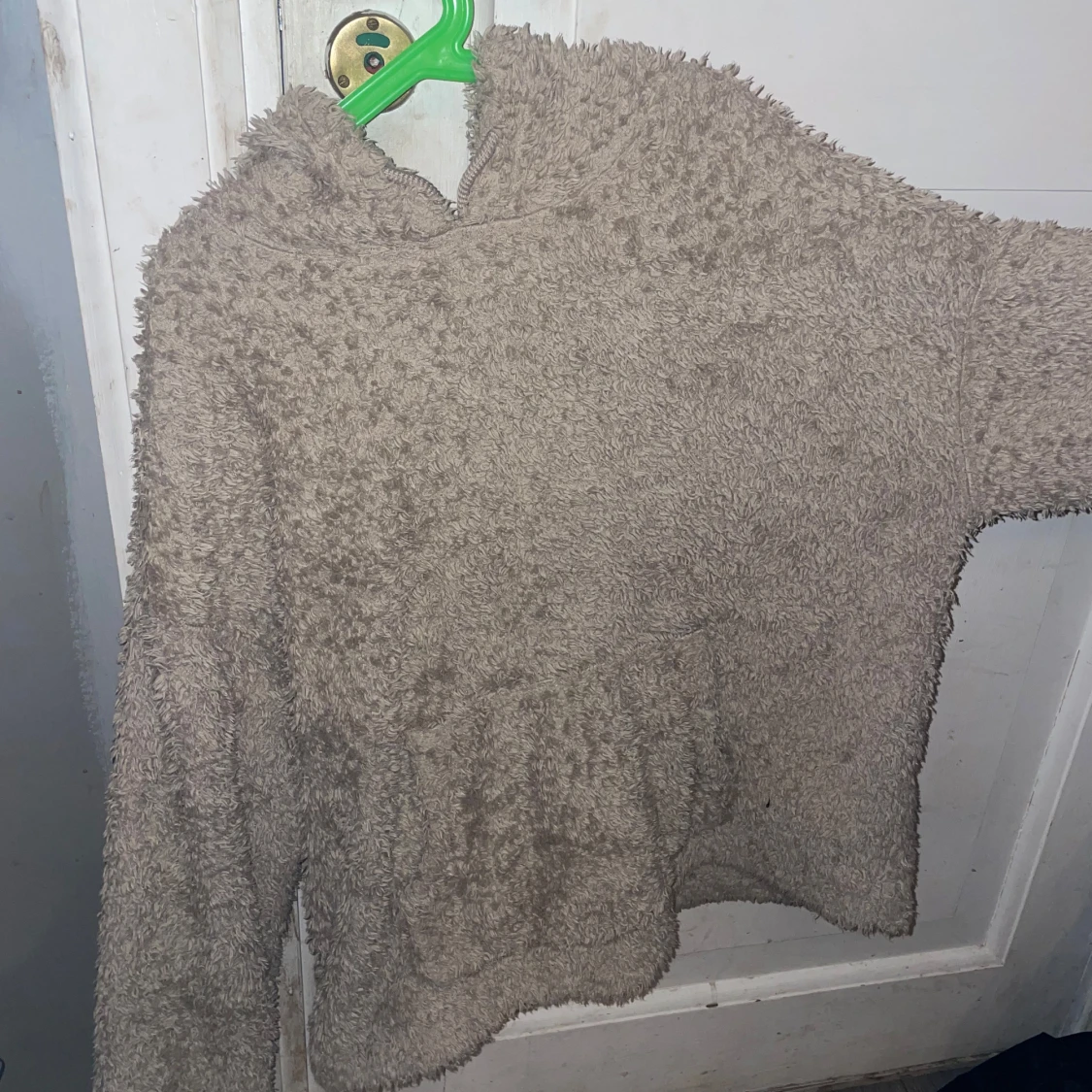 Beige fluffig hoodie från H&M