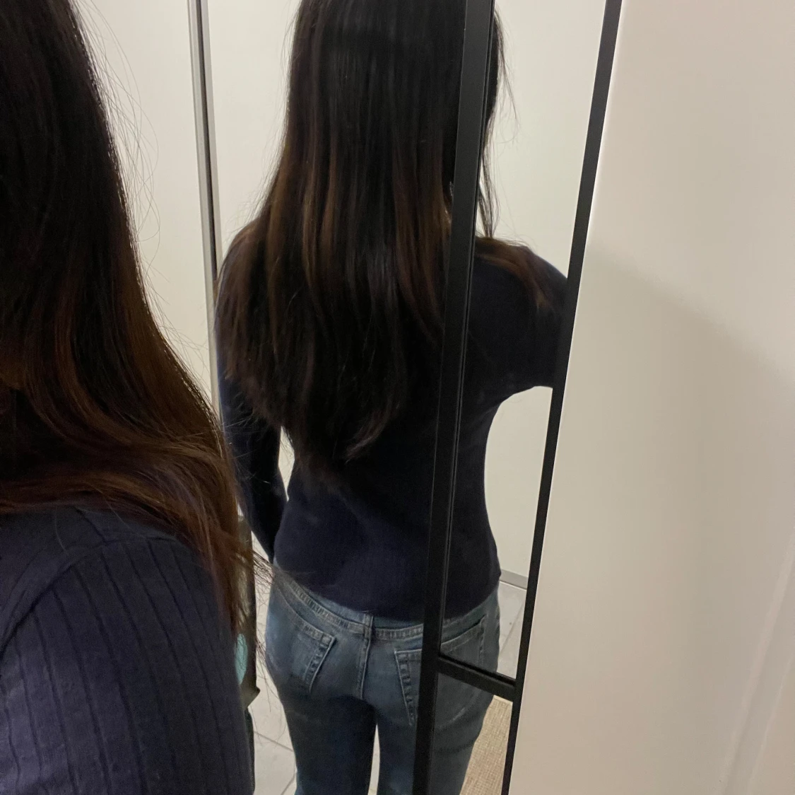 Mörkblå tröja - 91