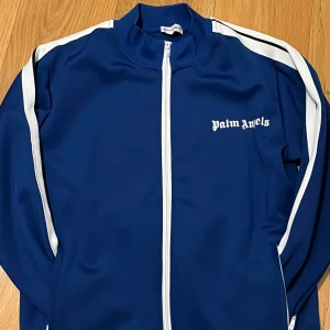 Palm Angels track suit - Tracksuit i väldigt bra skick i storlek S Mer bilder kommer vid förfrågan  Priset går alltid att diskutera 