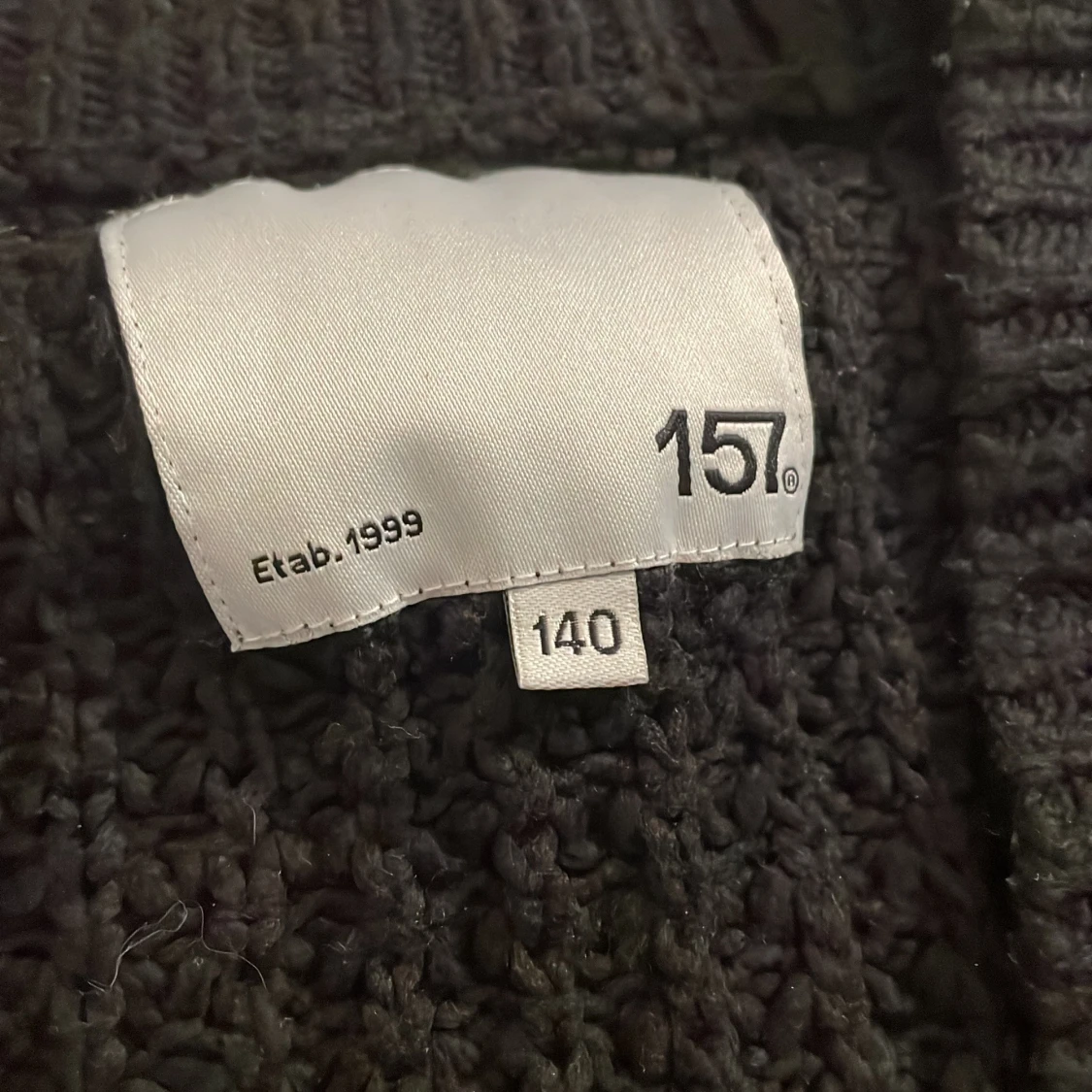 Svart stickad kofta från 157 - 1