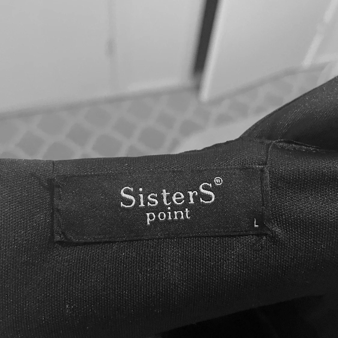 Svart klänning med paljetter från SisterS Point - 2