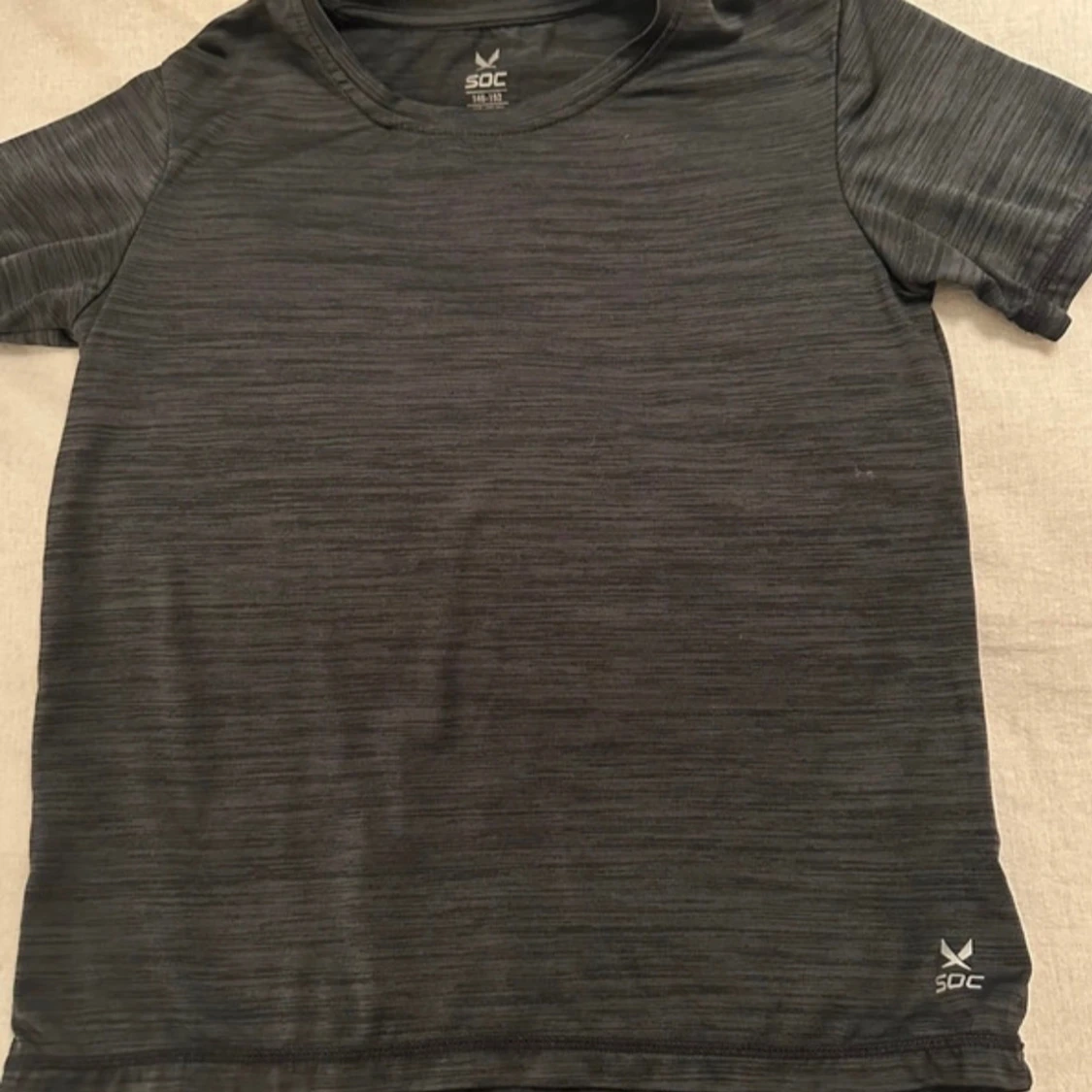 Grå tränings-t-shirt från SOC - 1