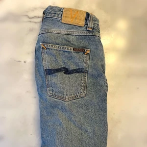 Nudie Jeans - Nudie Jeans | Ljusblå | Modell: Gritty Jackson (Straight Regular) | 30:32 | Lifetime Nudie jeans warranty! | Nypris ≈ 1400