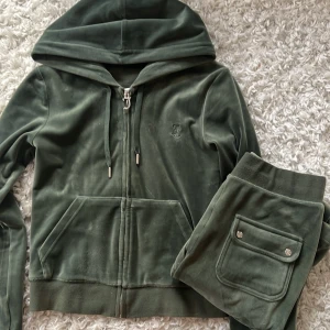 juicy set - säljer mitt juicyset pga kommer ej till användning ❤️