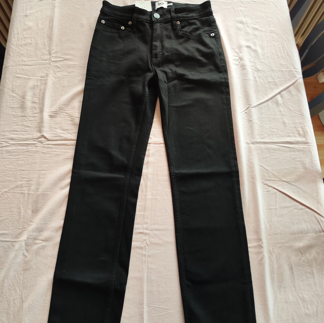 Svarta jeansbyxor