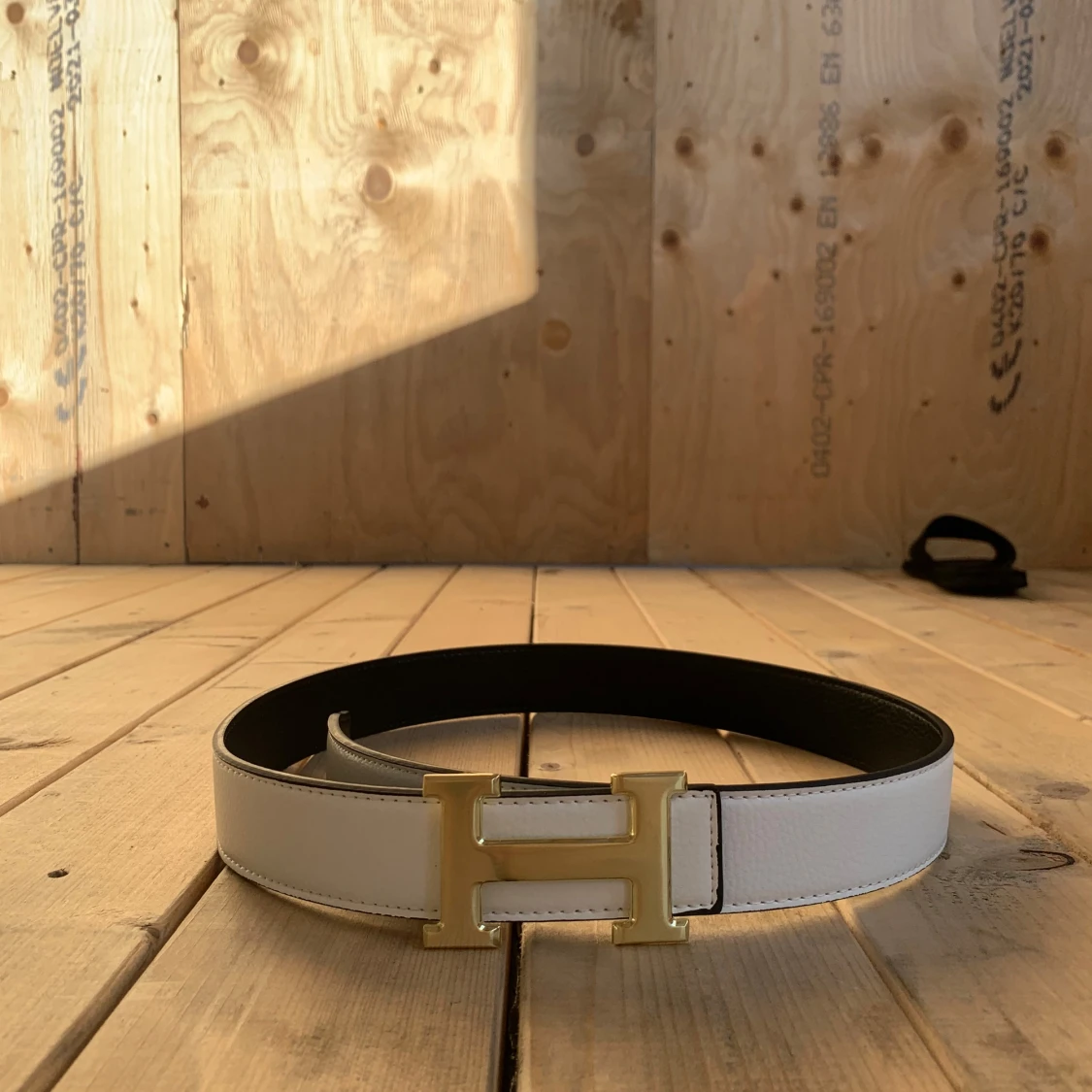 Bälte i vit/guld  - 4