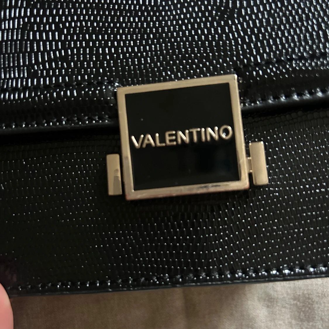 Svart axelväska från Valentino - 1