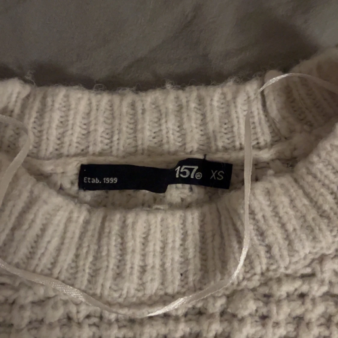 Vit stickad tröja från 157 - 2