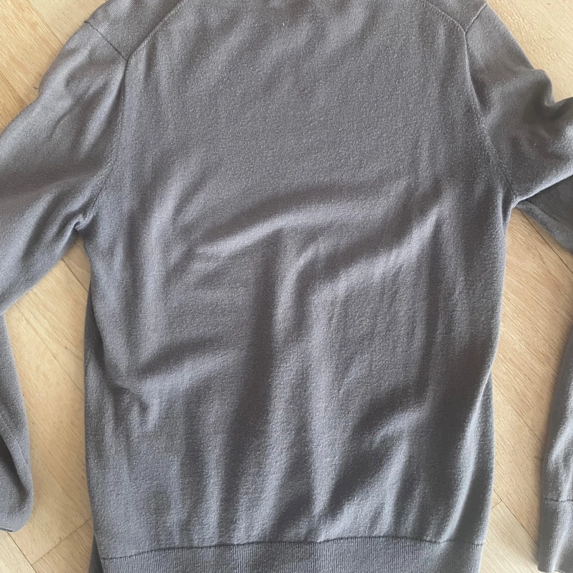 Grå/grön tröja från Filippa K - 1