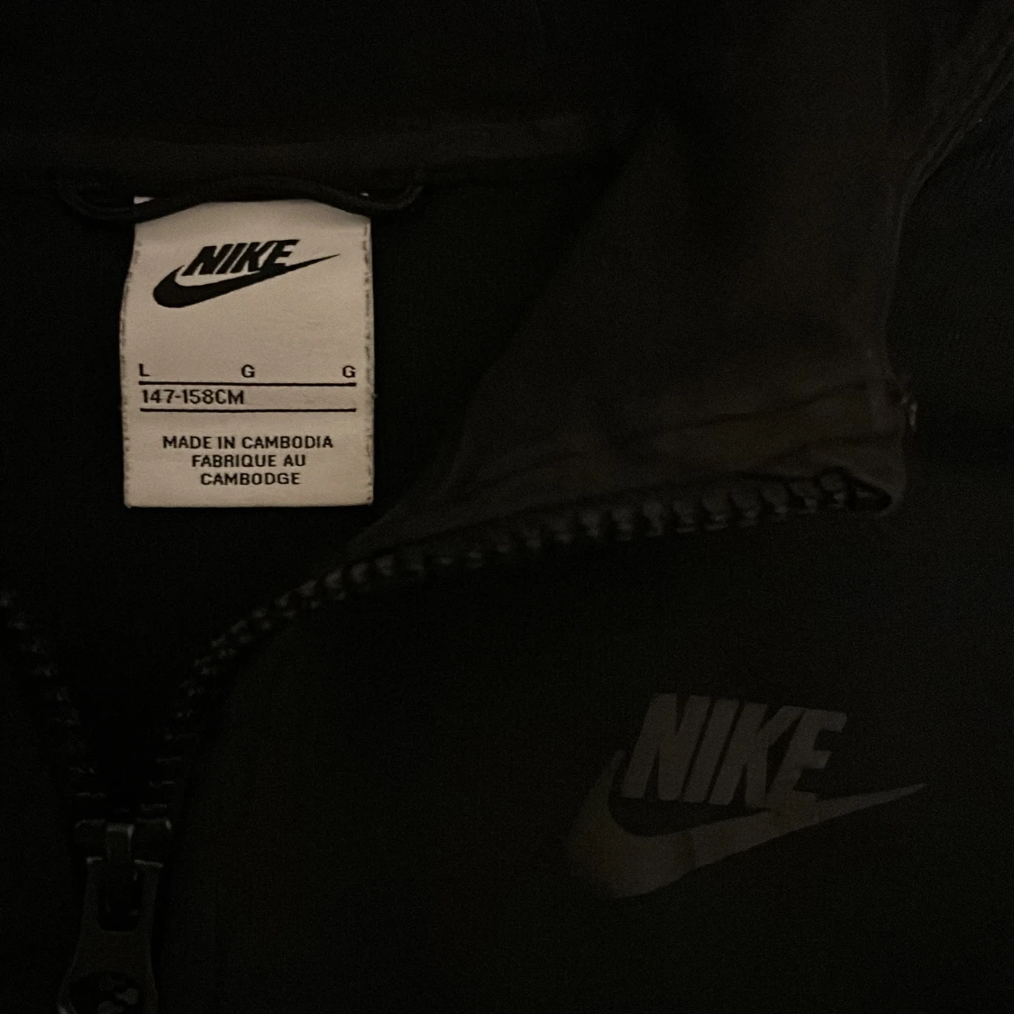 svart Nike tech kofta - 1