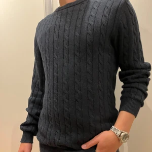 Blå sweatshirt  - Snygg tröja från John Henric, skick 6/10. 