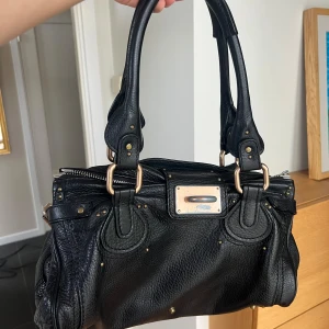 Chloe Paddington väska - Superfin Chloe Paddington väska som tyvärr inte kommer till användning. Köpt på plick💕