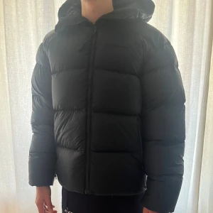 Peak Performance dun jacka ny - Helt  ny Peak Performance Frost dun jacka  Stl S Alla lappar kvar aldrig använd Ord pris 5500 kr