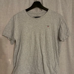 Gant T-shirt - Gant T-shirt i storlek S i bra skick.