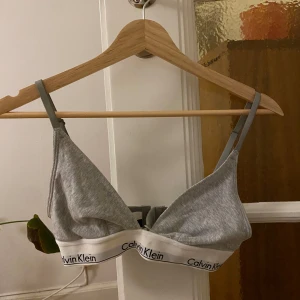 Calvin Klein bh - Storlek s. Knappt använd