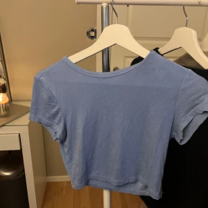 Fin topp 💗 - Super fin topp med så skönt material från zara!🩵