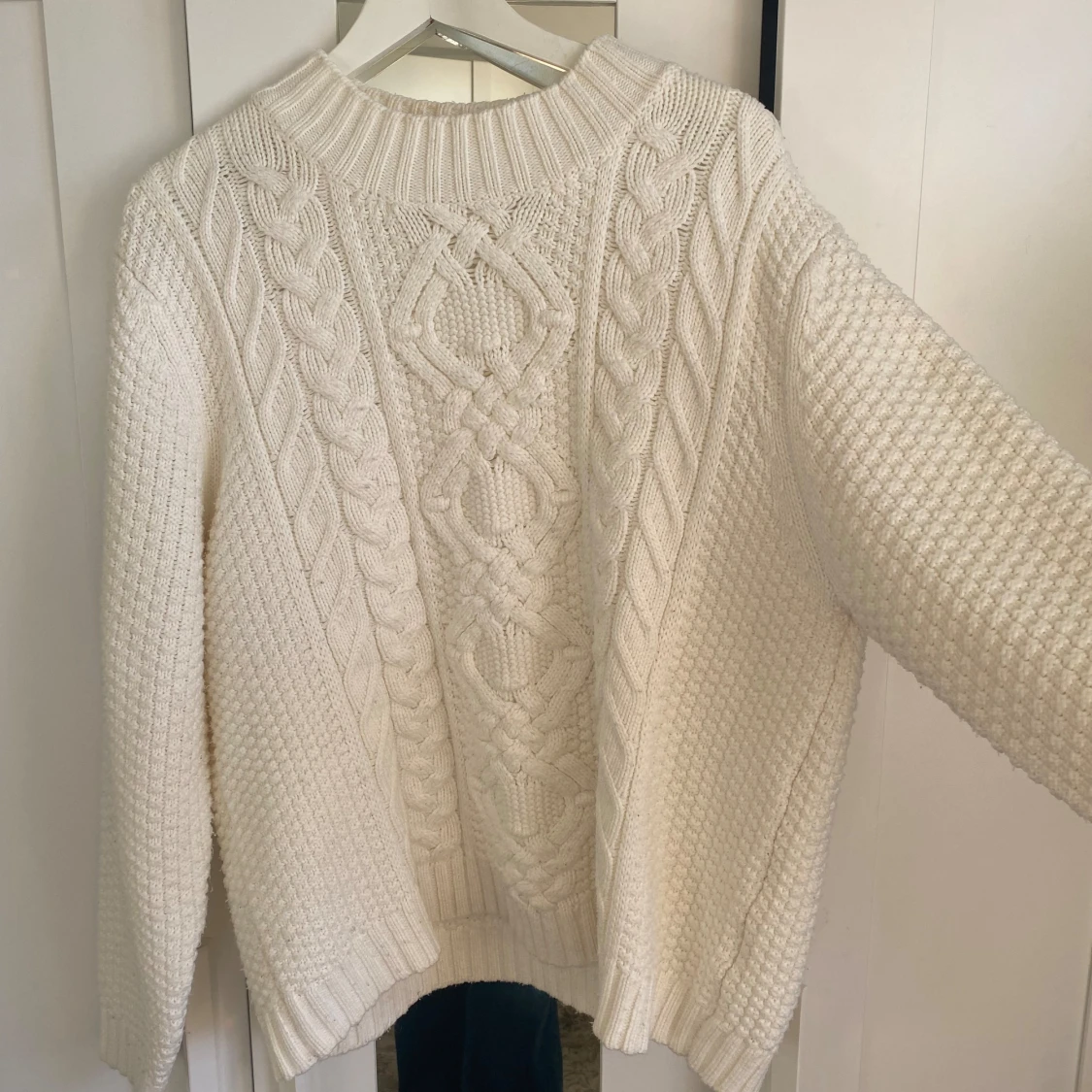 Vit stickad tröja  - 90