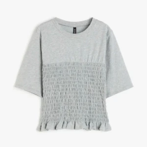 Slutsåld hm topp - Säljer denna slutsålda hm toppen i storlek xs!