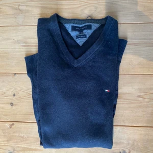 Tommy hilfiger Cashmere tröja  - Bra skick storlek M, använd typ 2-3 gånger max 