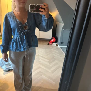 Neo noir jeans tröja 💘💘💘 - Snygg jeans tröja från neo noir 😇😇💞