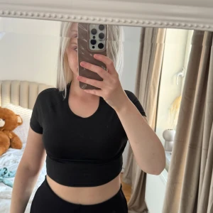 Tränings topp - M - Träningstopp storlek M Säljs för 20kr