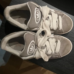 Campus 00  - Säljer mina skit snygga campus! Bra skick!💕😇