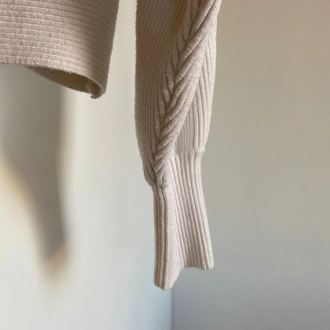 Vit ribbad tröja från Zara - 92