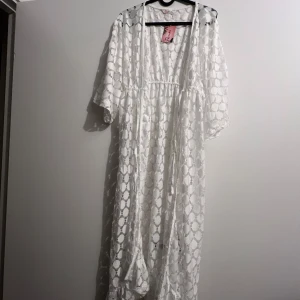 Strandklänning/kimono - Helt ny strandklänning/kimono i storlek M från Penti. 