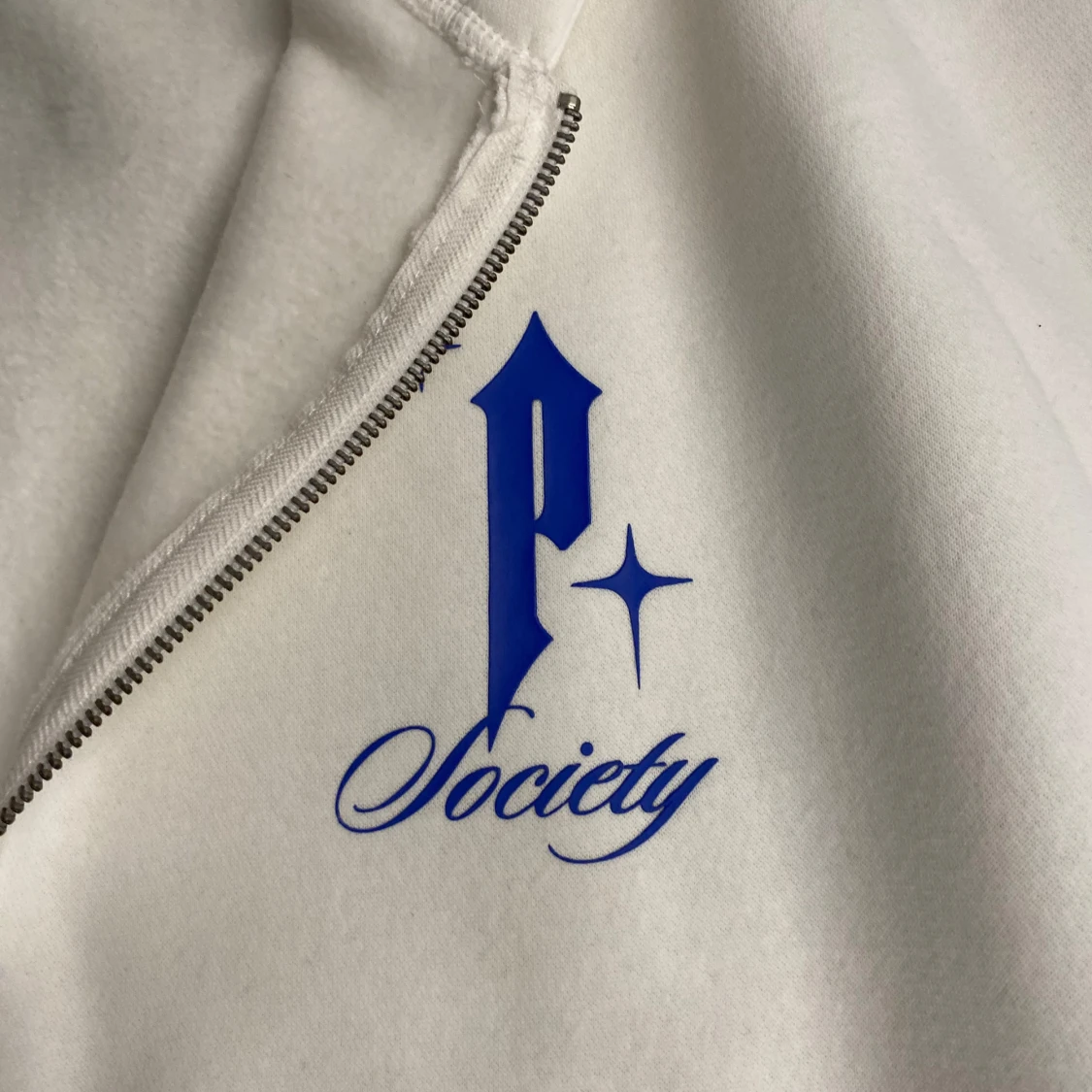 Vit hoodie från P-society - 1