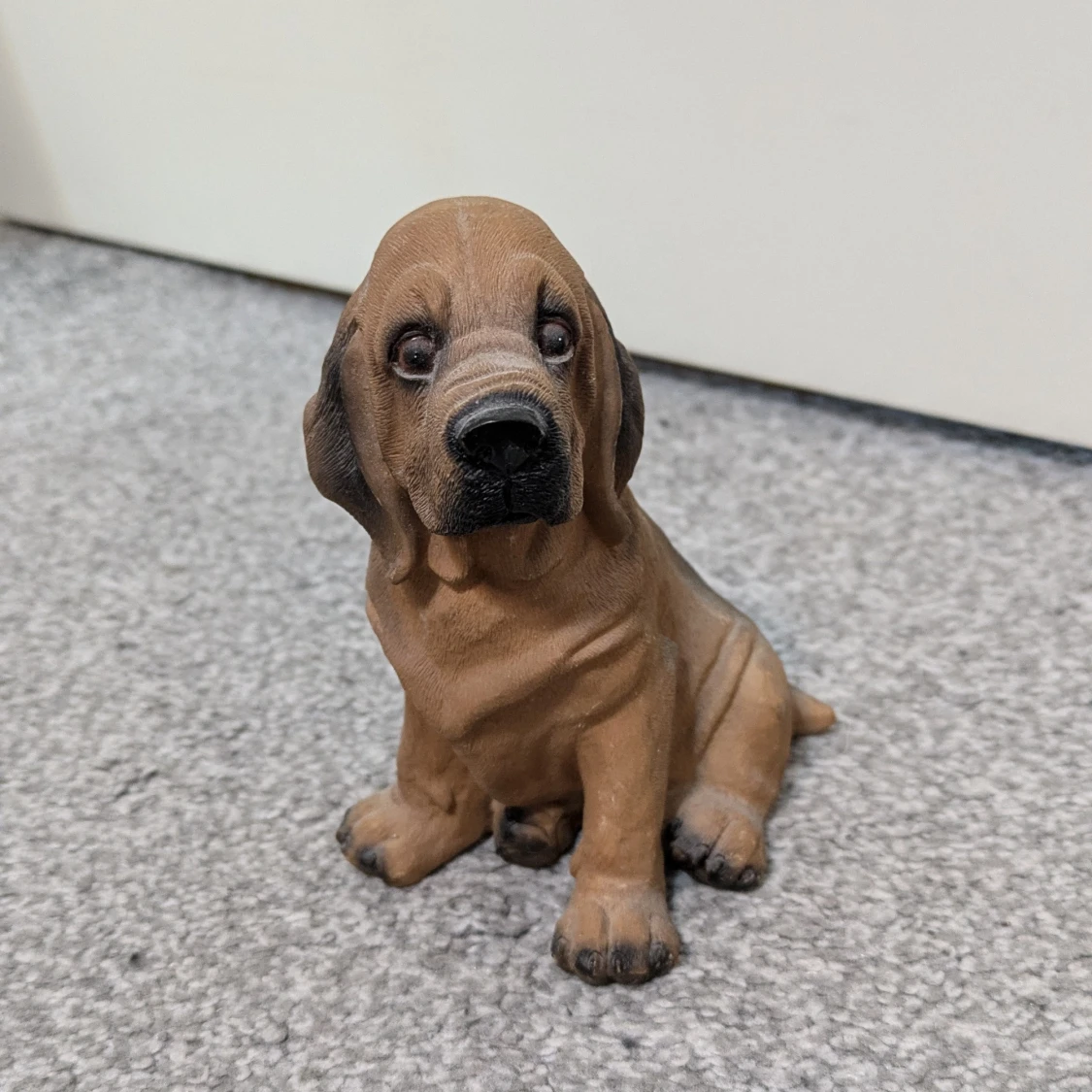 Dekorativa hundstatyer i keramik - 4