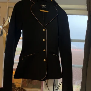 Kavaj  - Tävling kavaj till hoppning eller bara en fin kavaj. Bara använt 1 gång nytt pris 2000, mitt pris 1700