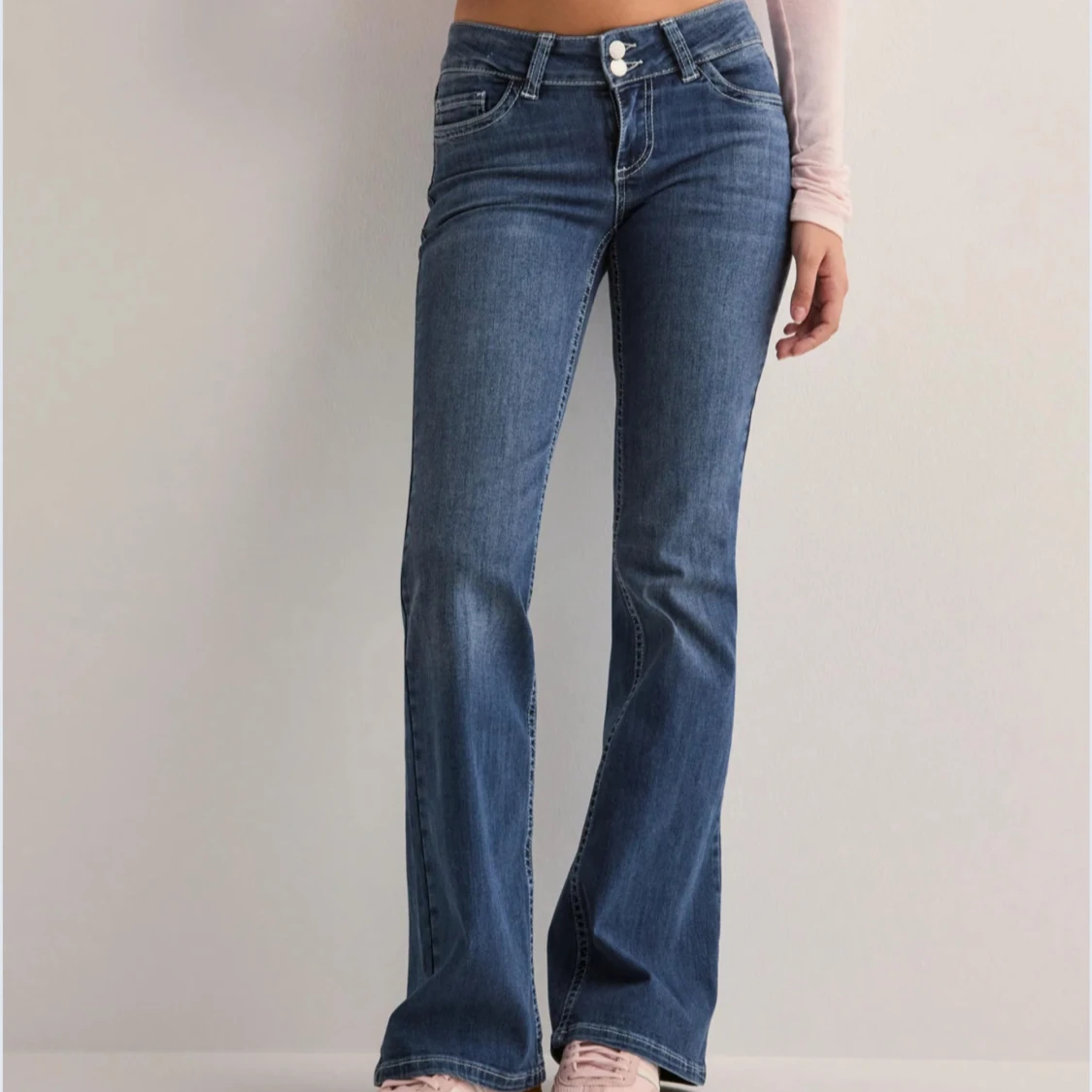 Blå bootcut jeans - 1