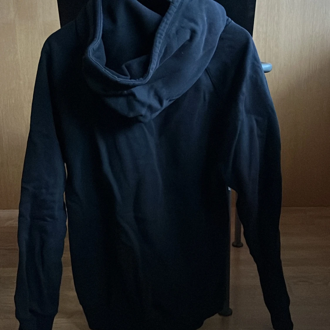 Svart hoodie från Deus - 1
