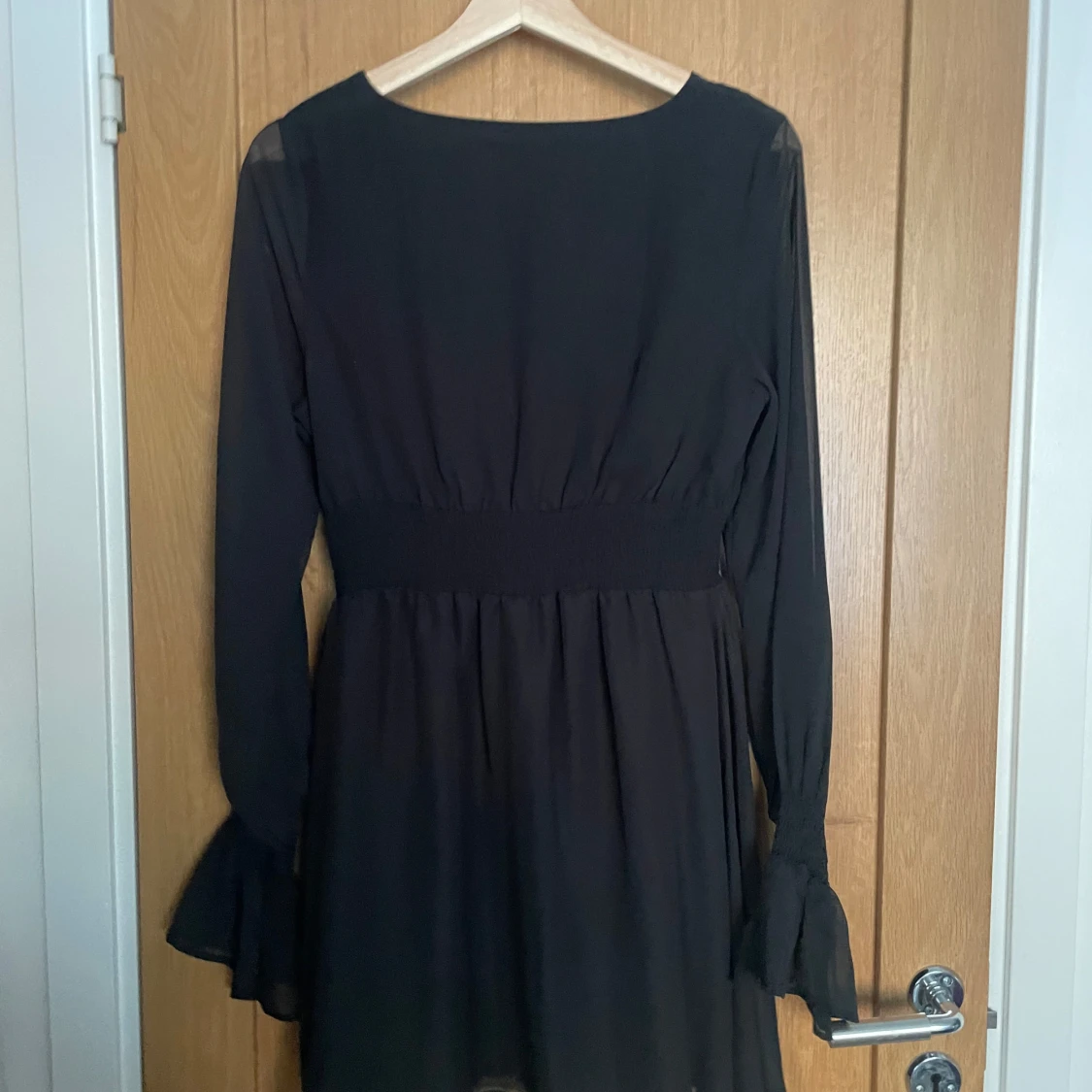 Svart klänning från NA-KD - 1