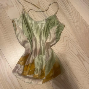 Mönstrad linnetopp från Starzo - Står ingen storlek men skulle säga mellan xs-s!☺️