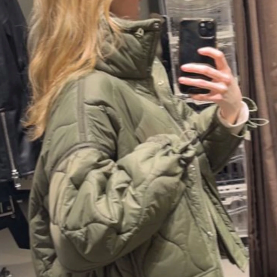 Grön quiltad pufferjacka - 1