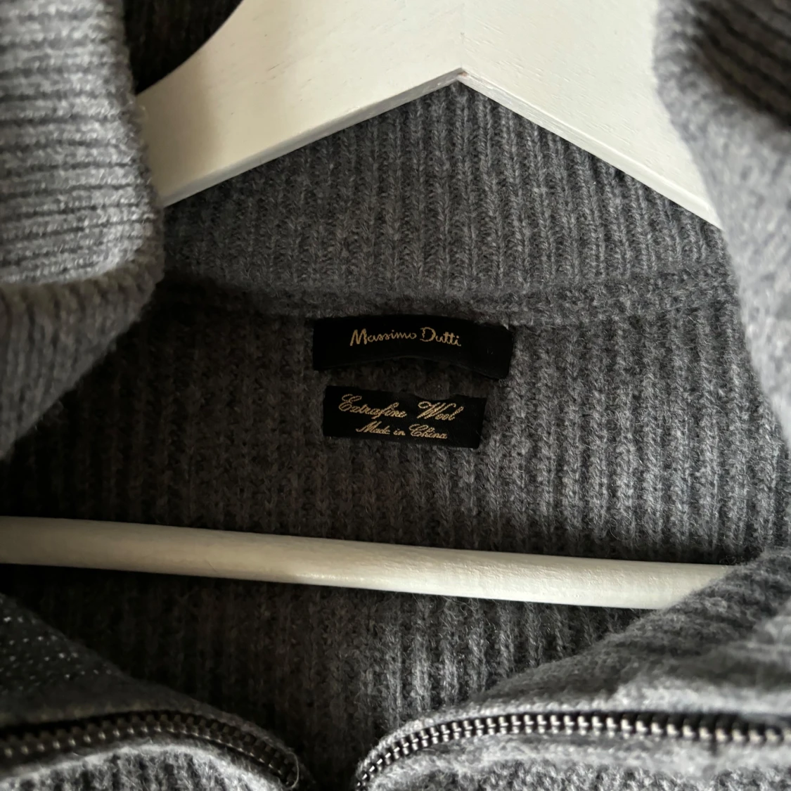 Grå stickad tröja med huva från Massimo Dutti - 2