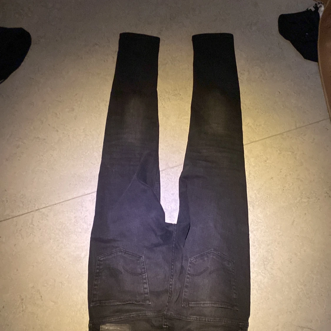 Svarta jeansbyxor - 1