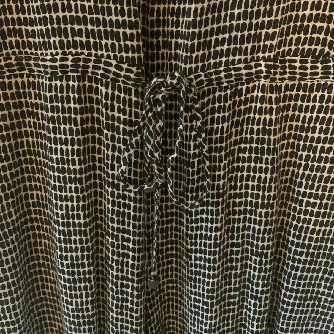 Mönstrad jumpsuit med knytband och fickor - 3