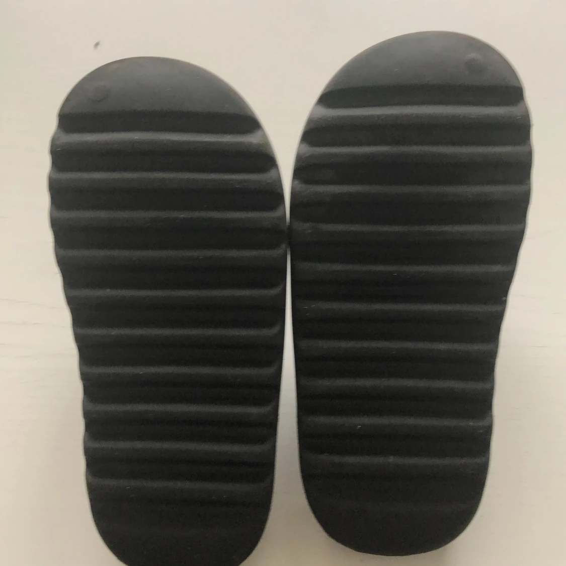 Yeezy Slides - 3