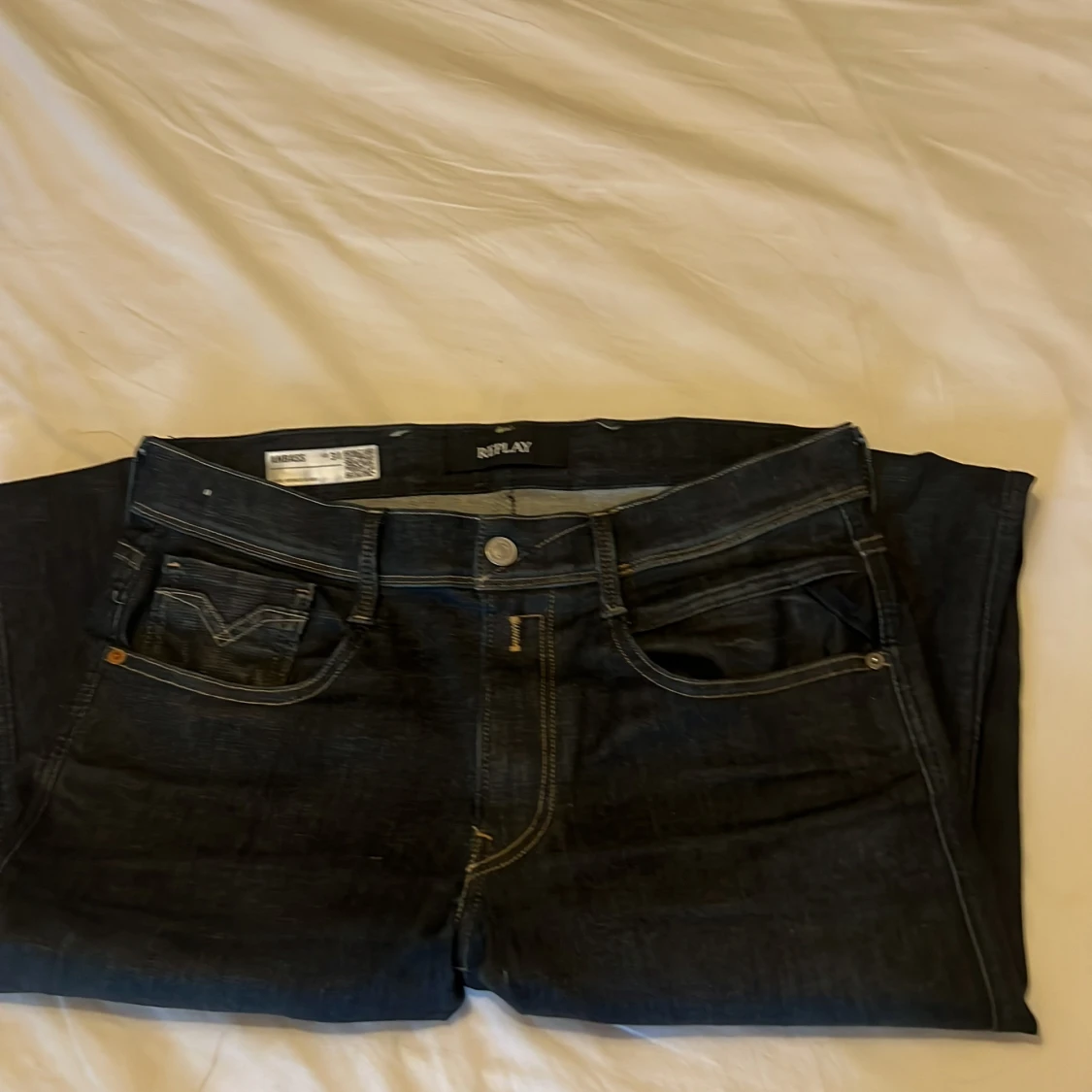 Mörkblå jeans från Replay