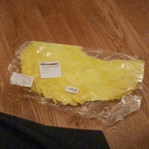 Gula fjäder vingar - Säljer då jag råkade köpa 2, aldrig använda och är inte öppnade.